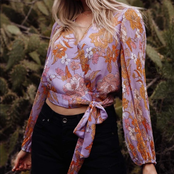 ASTR the label cropped balloon sleeve top - Picture 1 of 3